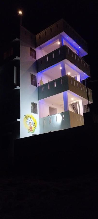 Funk Monk Hostel オーロヴィル エクステリア 写真